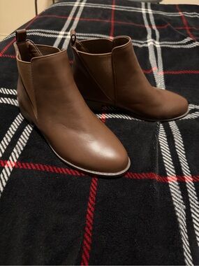 Women's Brown Chelsea Ankle Boots